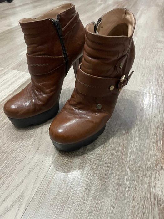 Vand cizme dama elegante Christhelen B. – maro, piele naturala