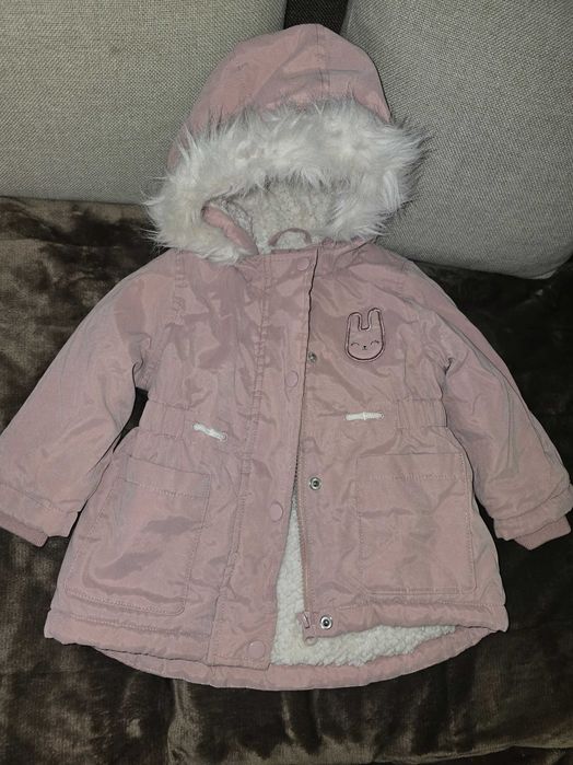 Vând cu 75 lei toate 3 gecuțele de fetițe