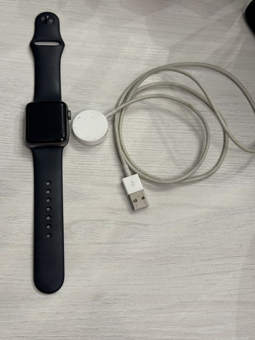 Apple Watch Series 3, 38 мм (оригинал)