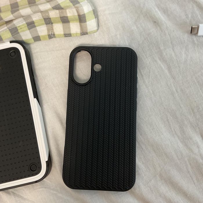 Iphone 16 128 gb 94 sanatate baterie vine si cu huse