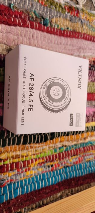 Pancake обектив Viltrox 28mm F4.5