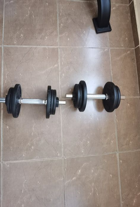Продавам лежанка с два дъмбела по 10кг