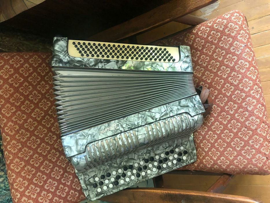 Продаю германский Баян