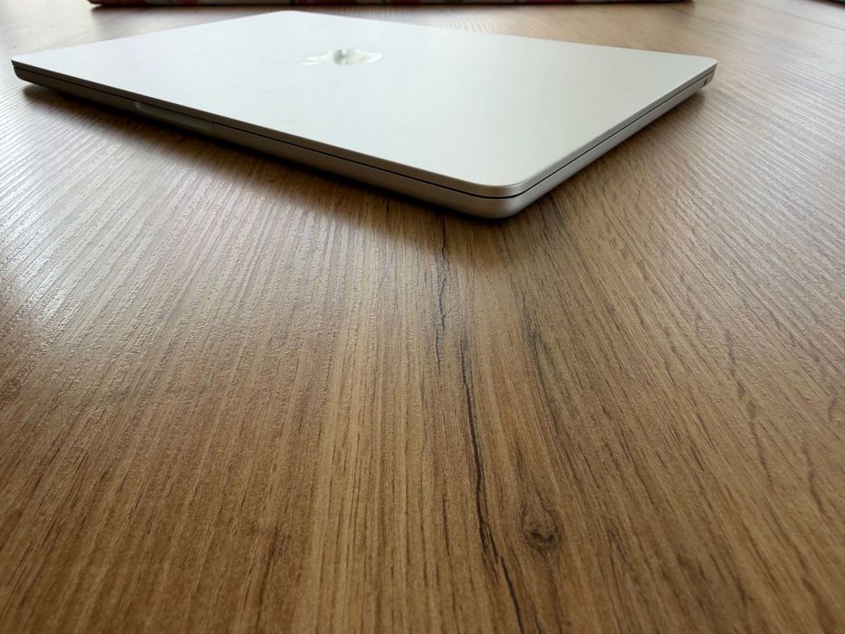MacBook Air 13" M4 Chip 10-CPU, 8-GPU, 16GB RAM, 256GB SSD В ГАРАНЦИЯ