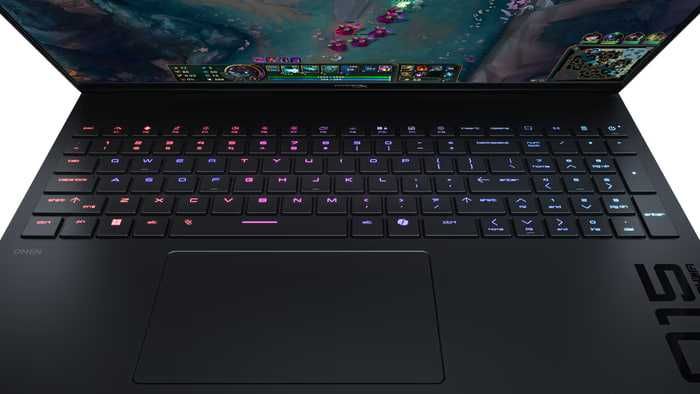 HP HyperX Omen 15.3"  180Hz AMD Ryzen 7 260 24GB DDR5 1TB SSD RTX 5060