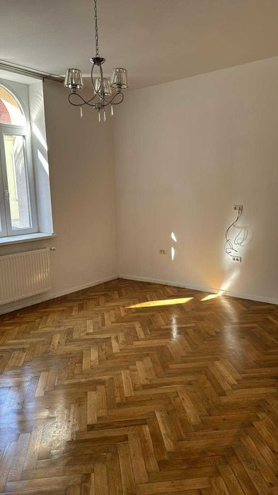Zona Patria Apartament parter casă / 150 mp / birou/ locuit