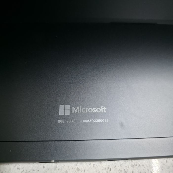 Microsoft surface 8 pro model 1983 pentru piese