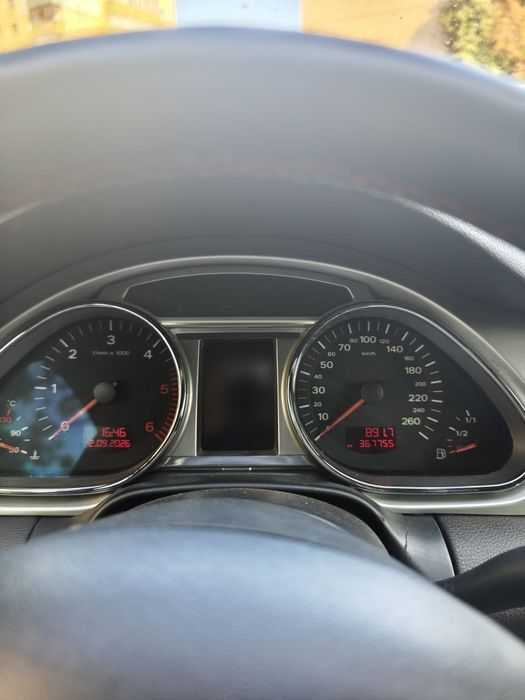 Audi Q7    S-line