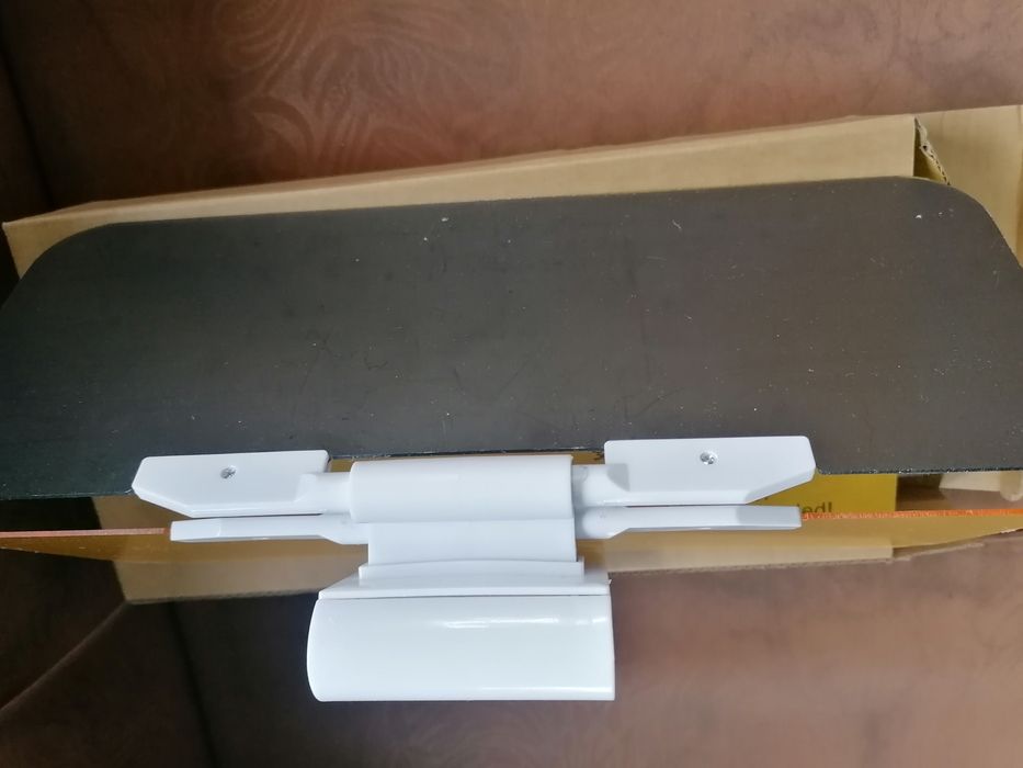 Продавам нов сенник-козирка за дневно и нощно шофиране