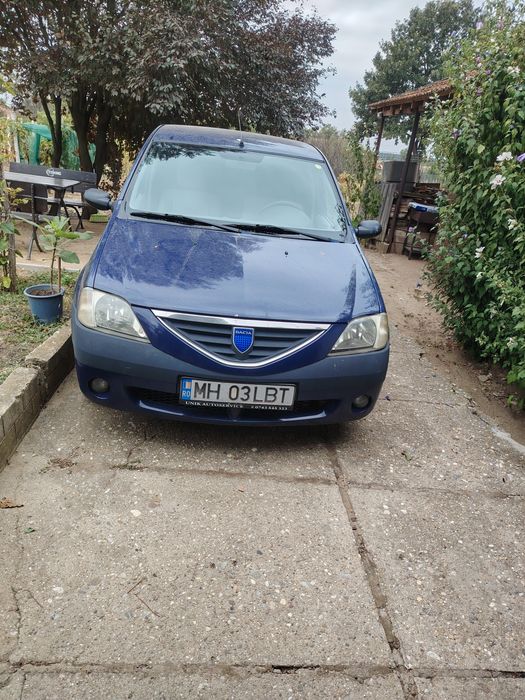 Vând Dacia Logan