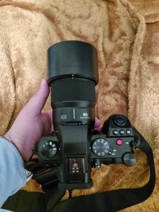 Lumix S5ii фотоапарат със Lumix s pro 70-200 2.8 и s85мм 1.8 обективи