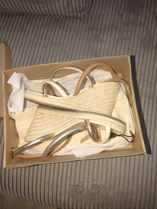 Страхотни сандали