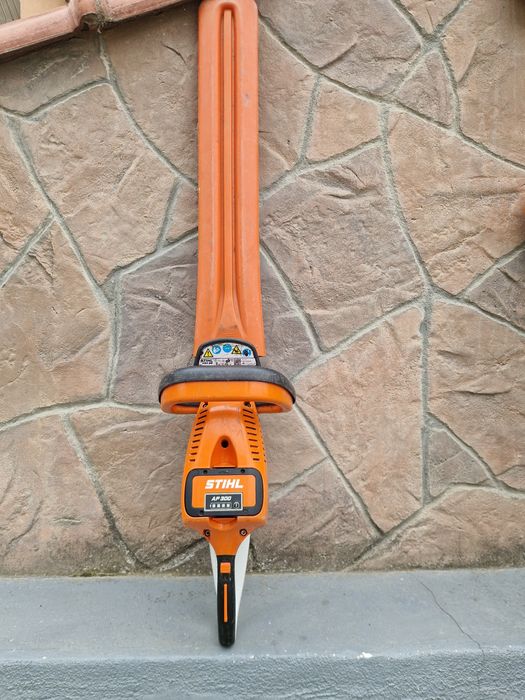 Акумулаторен храсторез Stihl HSA 66
