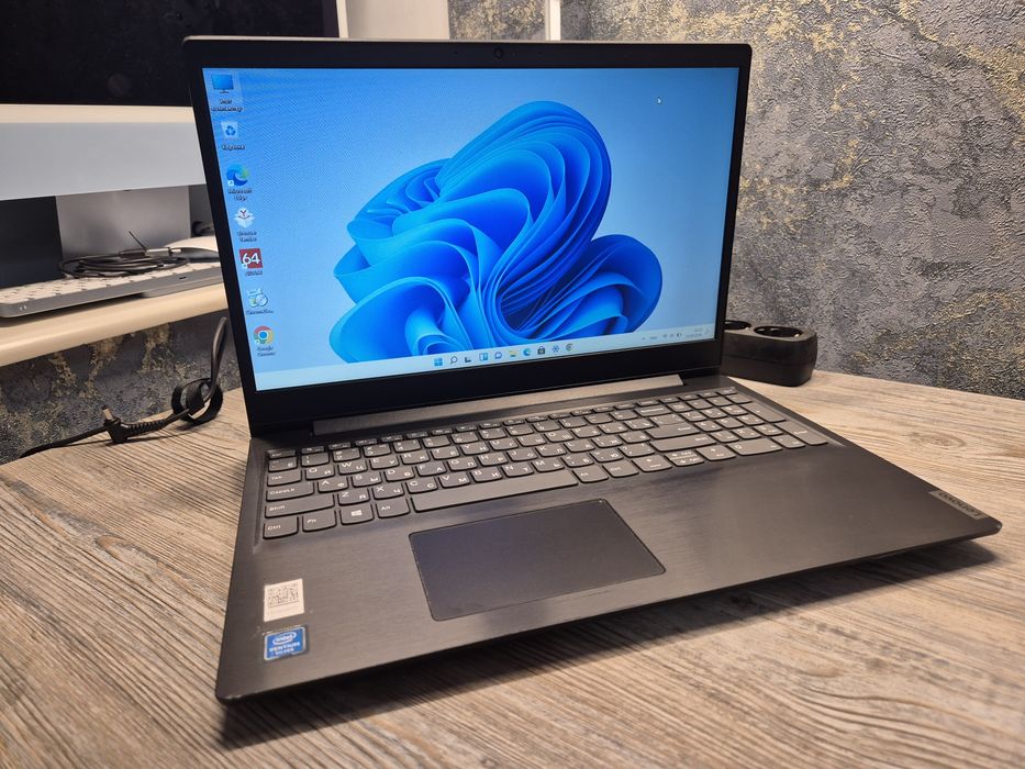 Ноутбук Lenovo Для работы потянет многие программы