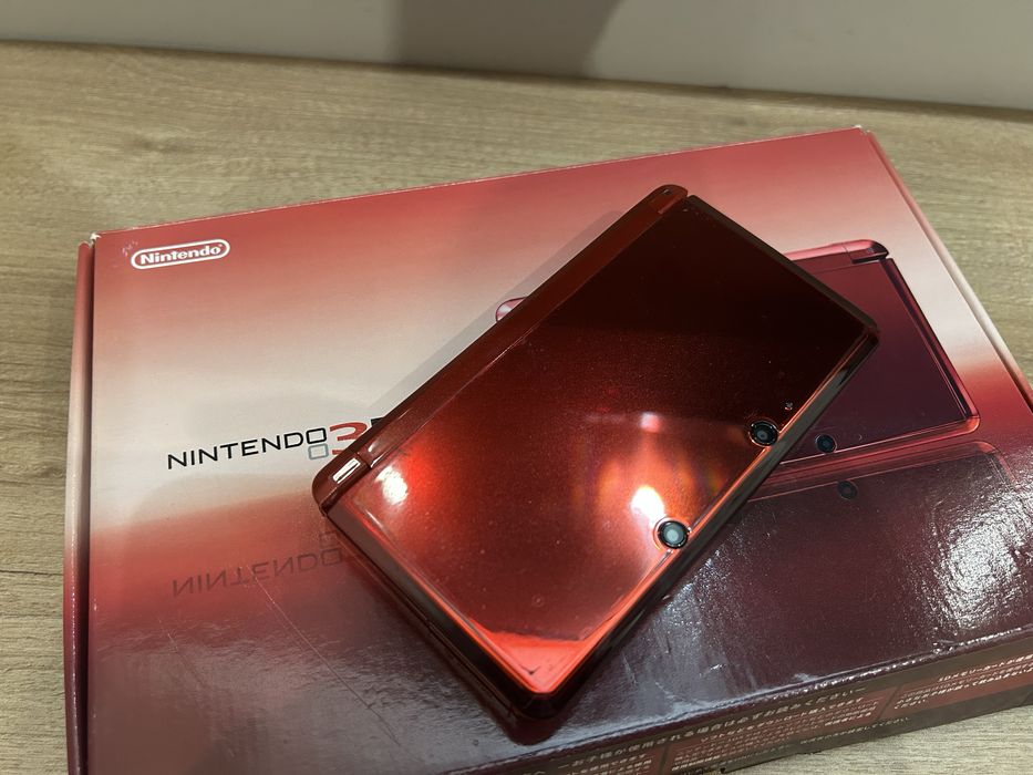 Nintendo 3DS Flame Red - Modat, Card 64GB, Stare Impecabilă + Full Box