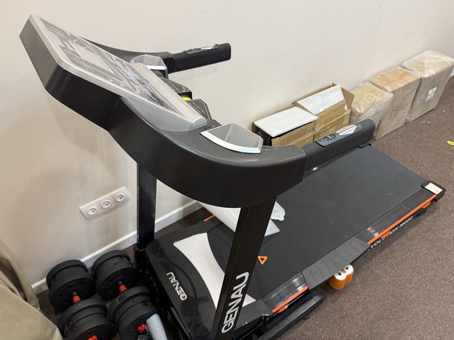 Продам беговую дорожку GENAU Evolution M800