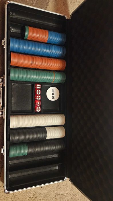 Чипове за покер 500броя