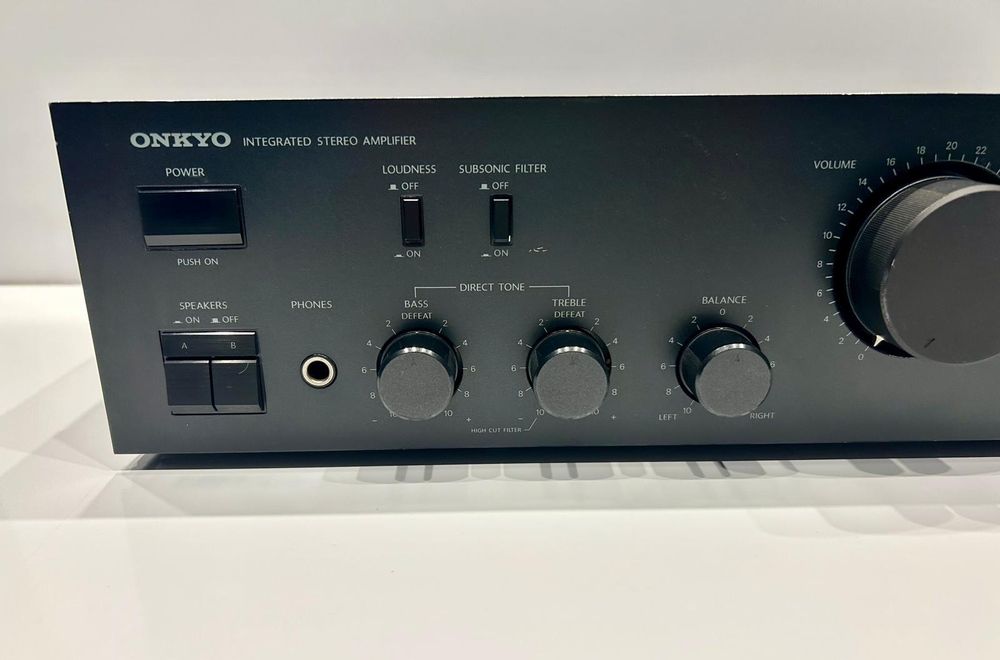 Vand amplificator Onkyo A-8037