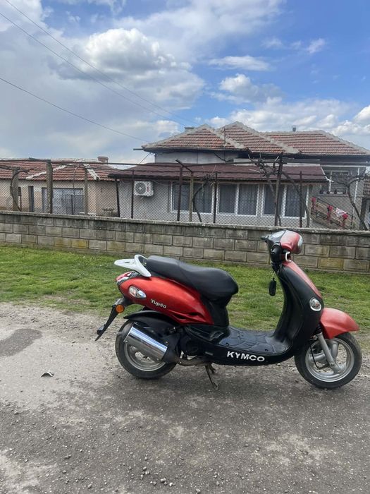 Скутр CYMKO Yup50