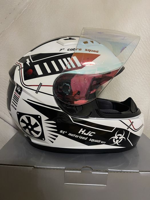 Продам мотоциклетный шлем HJC