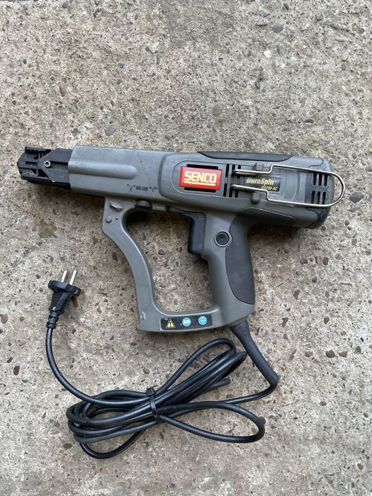 Senco DuraSpin DS200-AC – Șurubelniță automată pentru bandă