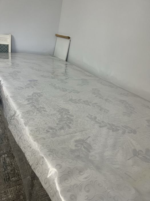 Стол белый  гостинный 100 тысяч