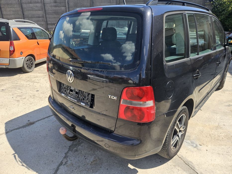 Dezmembrez Touran 1.9 TDi