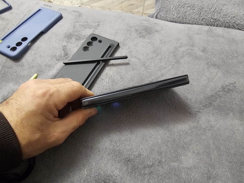 Samaung fold 5 , 512 giga intern