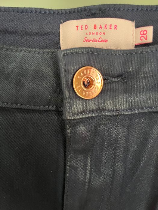 Skinny jeans на Ted Baker