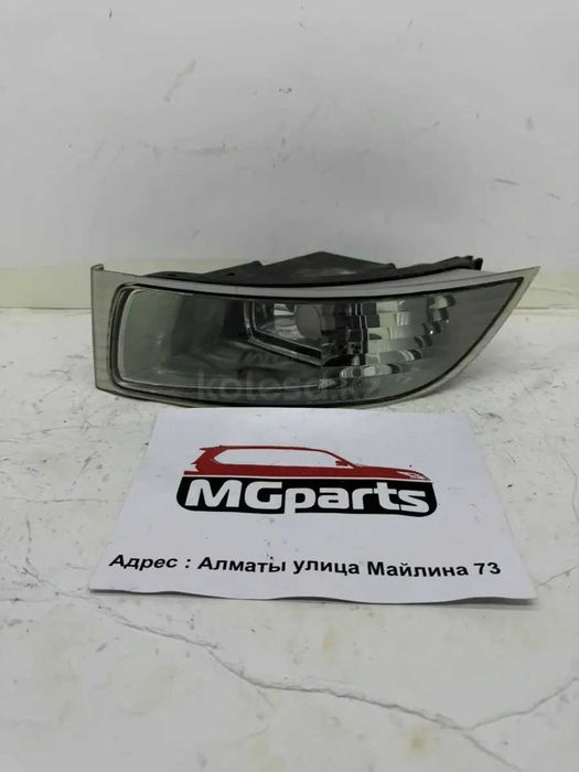 Туманка б/у оригинал правая и левая от Lexus GX-470 2-9г