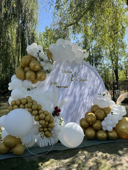 Realizăm arcade cu baloane pentru evenimente