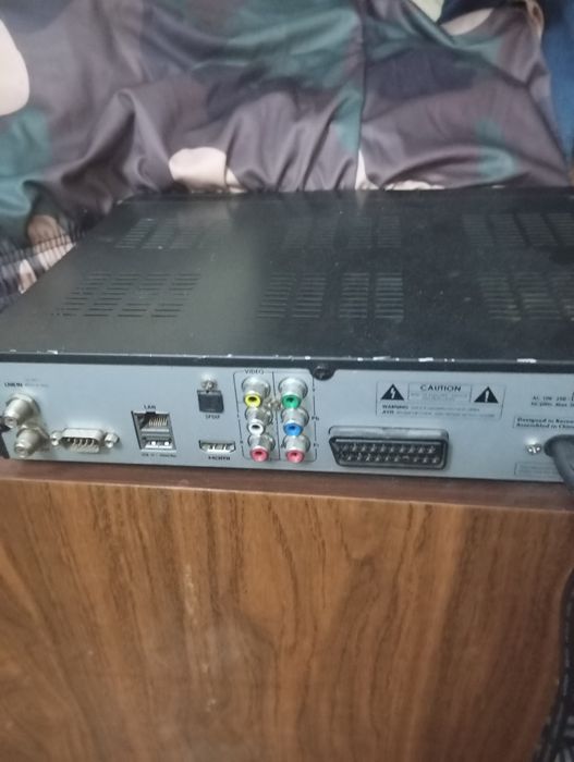 Продается спутниковый тюнер Skyway