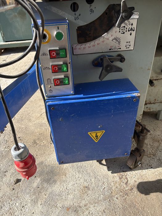 Combinata, mut tamplarie