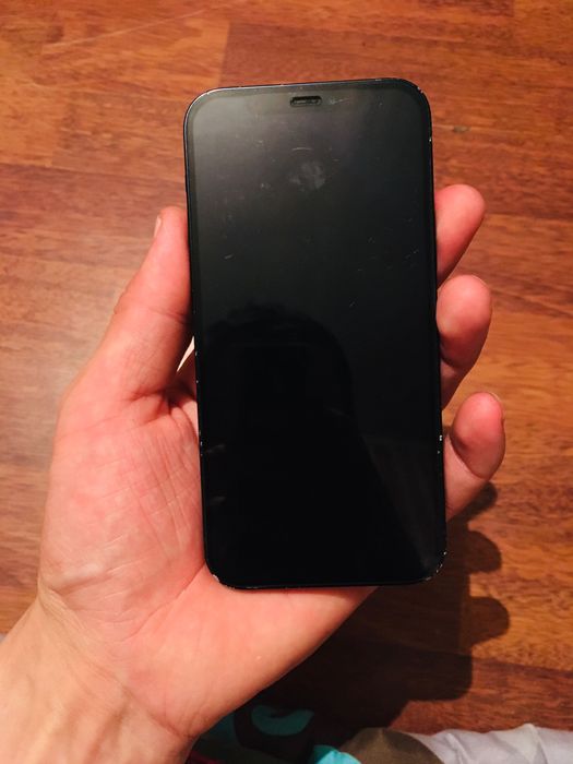 iPhone 12   128 гб .      .