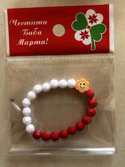 Мартеници на едро