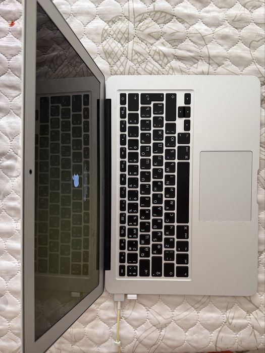 Продам Macbook Air