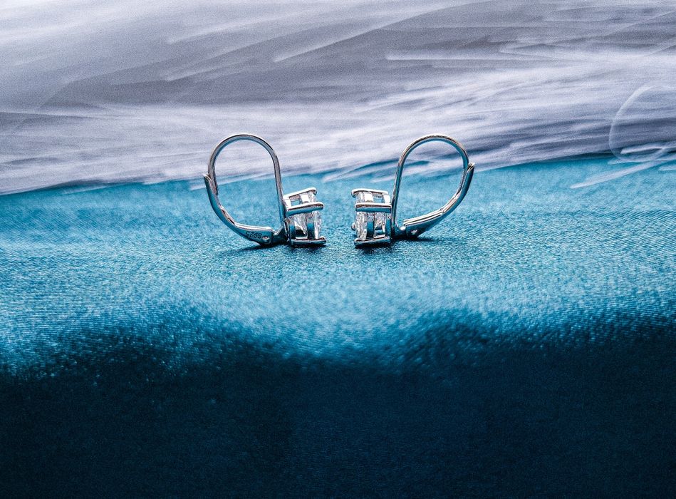 Cercei cu moissanite