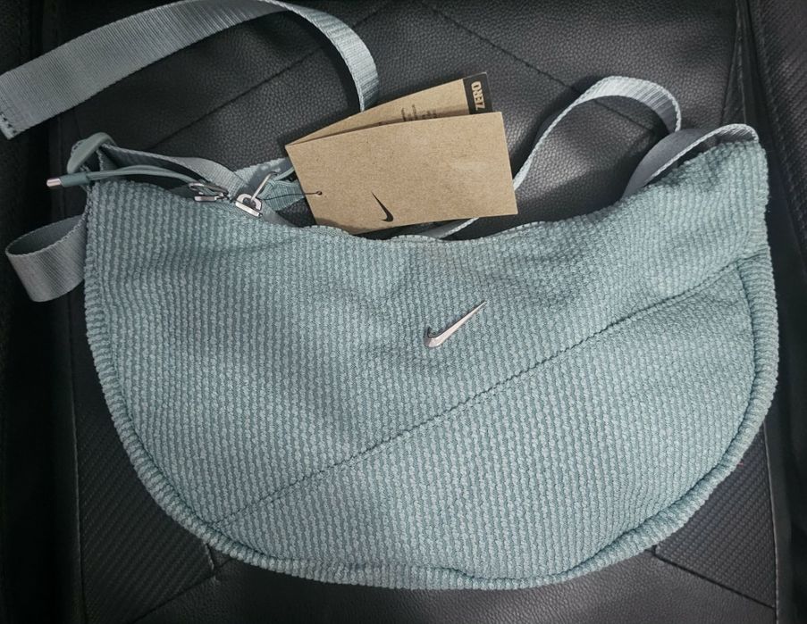 Оригинална спортна чанта Nike Aura