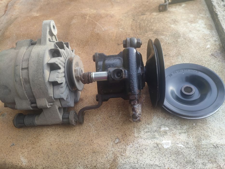 Алтернатор и хидравлична помпа