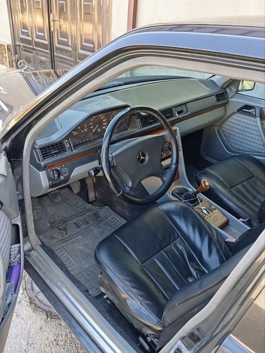 W124 E230 Mercedes Benz sotiladi