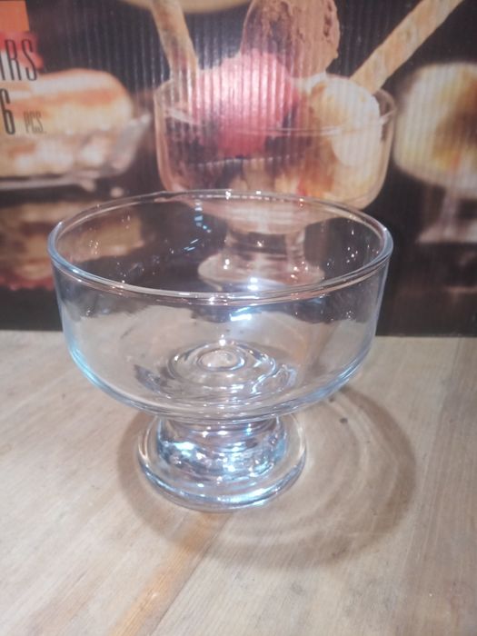 Креманки, вазочки.