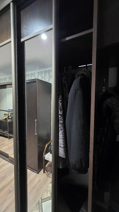Продам шкаф в коридор (прихожая)