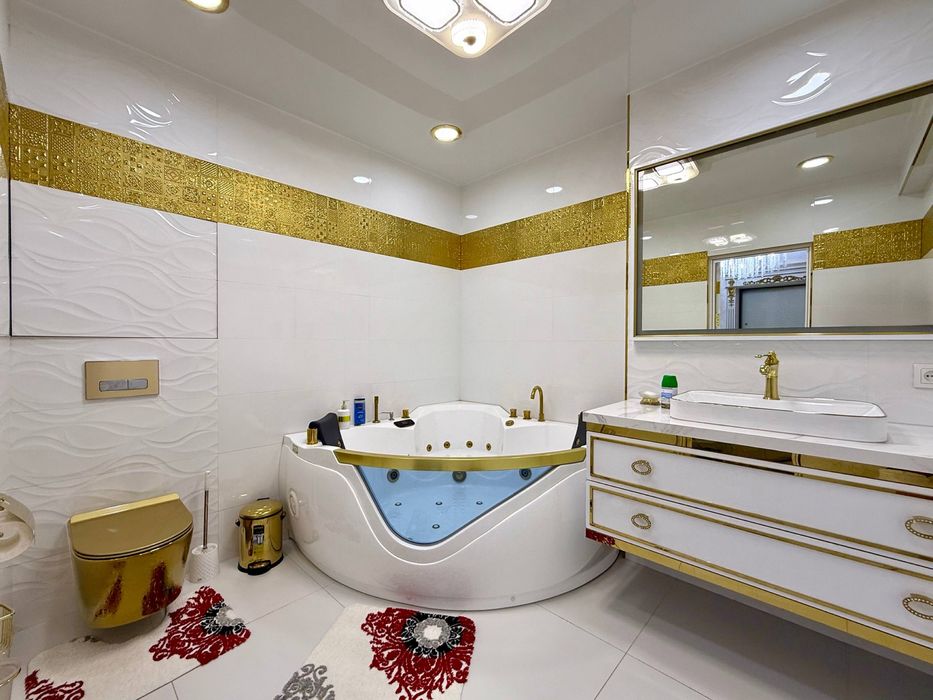 Тузель-3.Школа №282.Одна в две комнаты.Ипотеки нет.