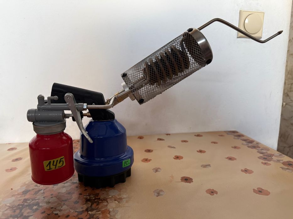 Пушалка за опушване на пчели