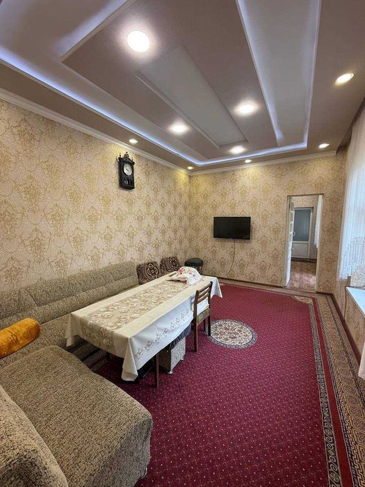 Gilamsaroy to`yxonani orqasida fayzli xovli sotiladi.