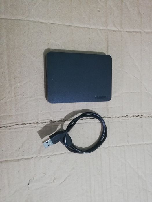 Hard extern 1Tb perfect functional. Are 59 zile de functionare