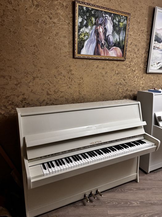 Белое пианино Zimmermann. Германия.