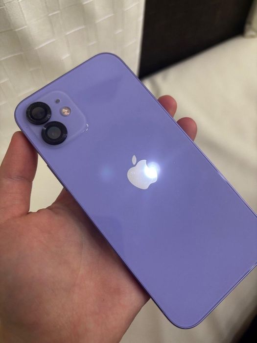 Продам iPhone 12