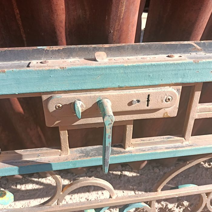 Колитка дверь от ворот