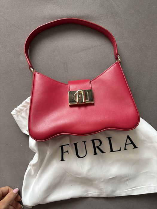 Червена Чанта на Furla